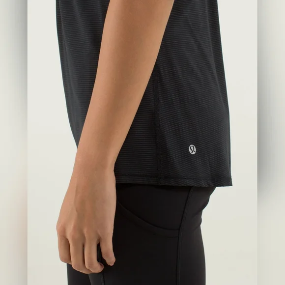 Lululemon 2-In-Run Tank in Black - Picture 7 of 13